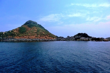 海から見た笠貝島
