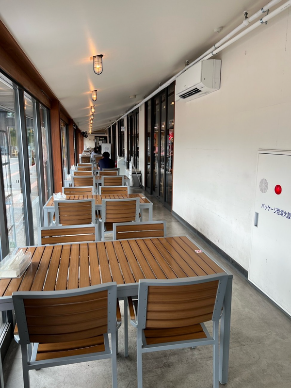 道の駅おながわ共用部廊下の様子